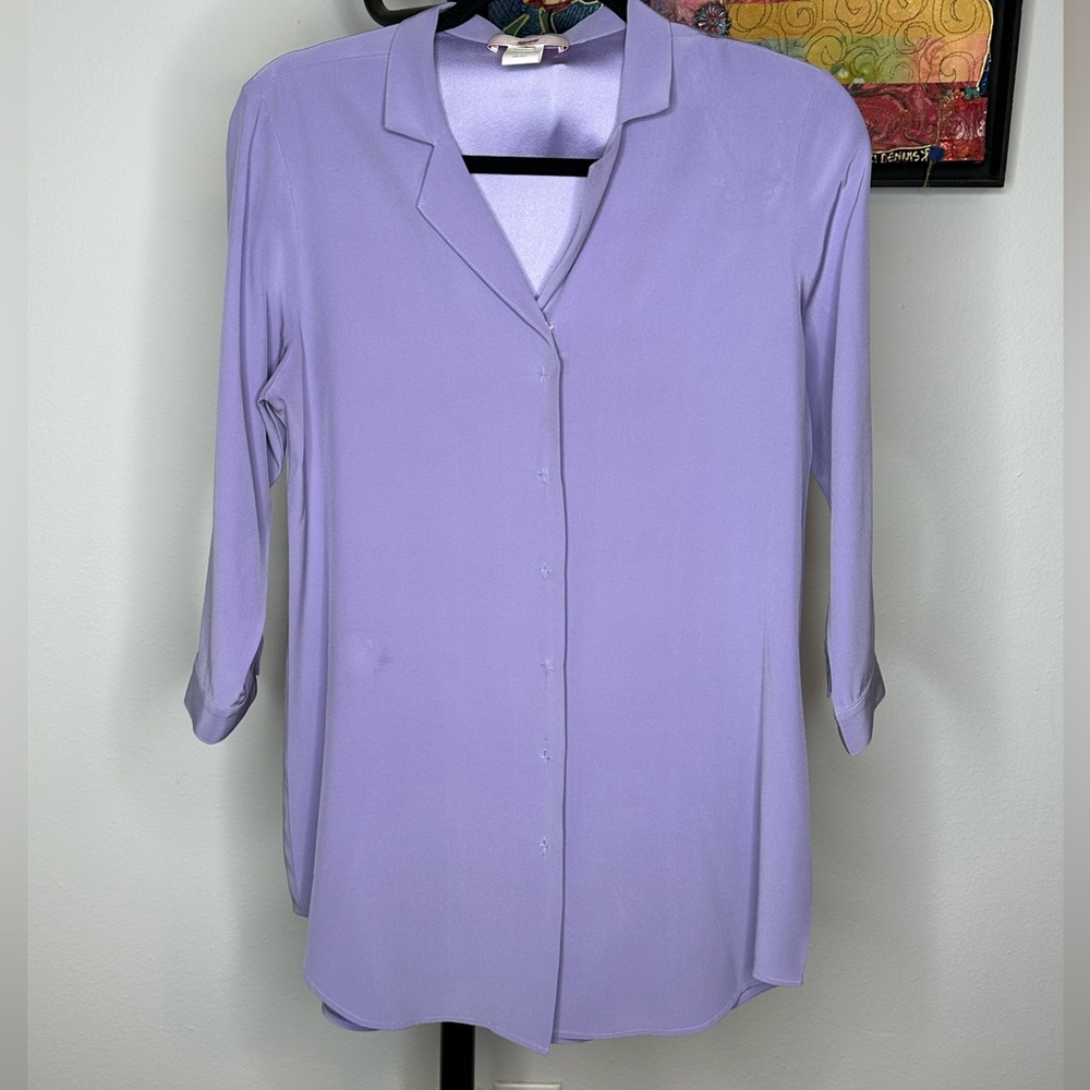 Leggiadro lilac shirt with interesting detail buttons.  Size 8. Great condition.
